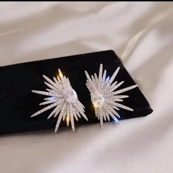 Anthropologie Jewelry - Anthropologie Silver and Gold Starburst Earrings